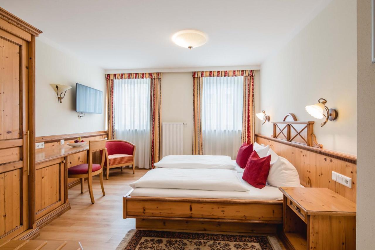Bayrischer Loewe Hotel 3*