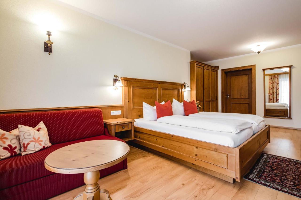 Bayrischer Loewe Hotel 3*