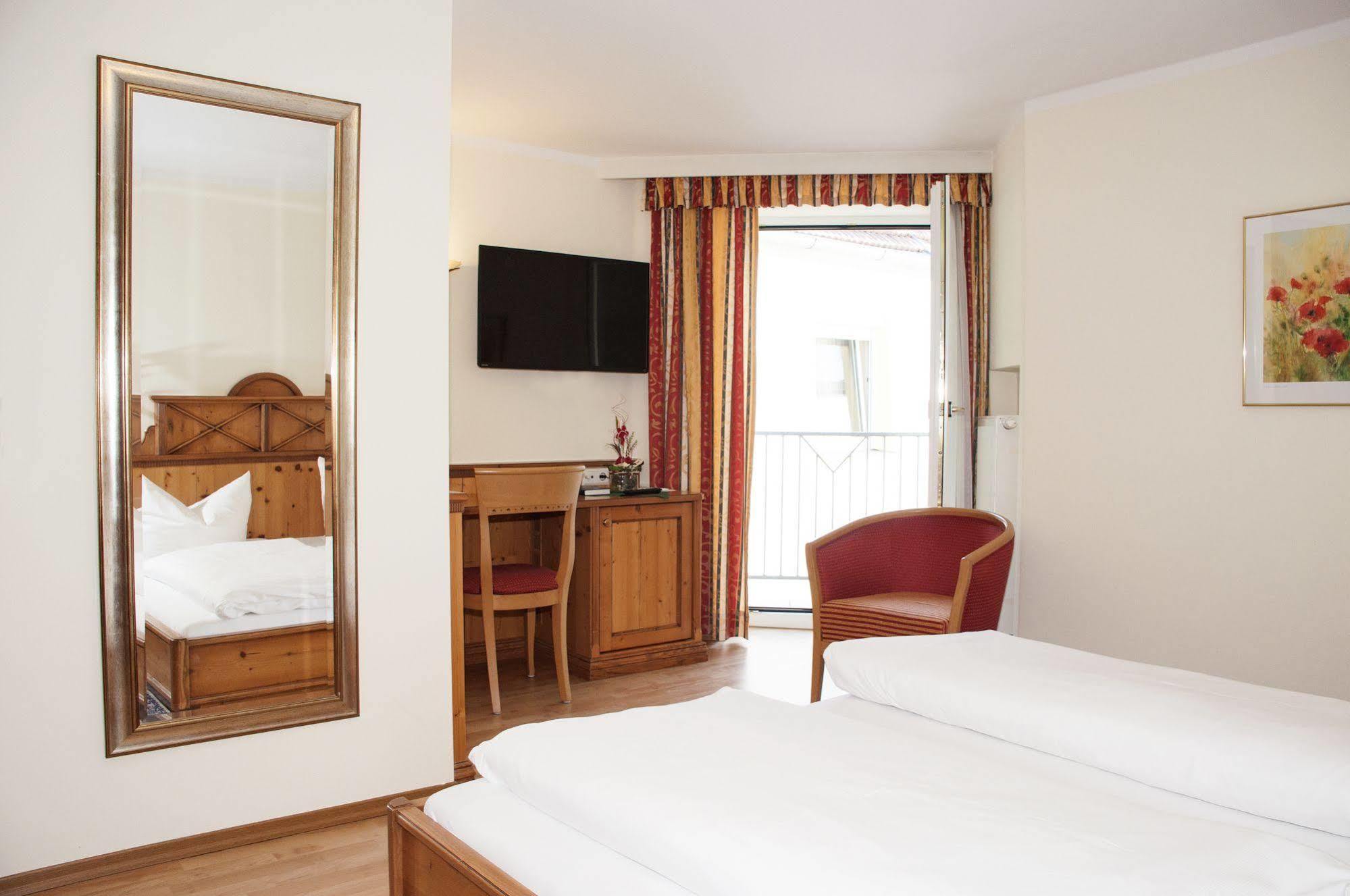 Hotel Bayrischer Loewe Osterhofen